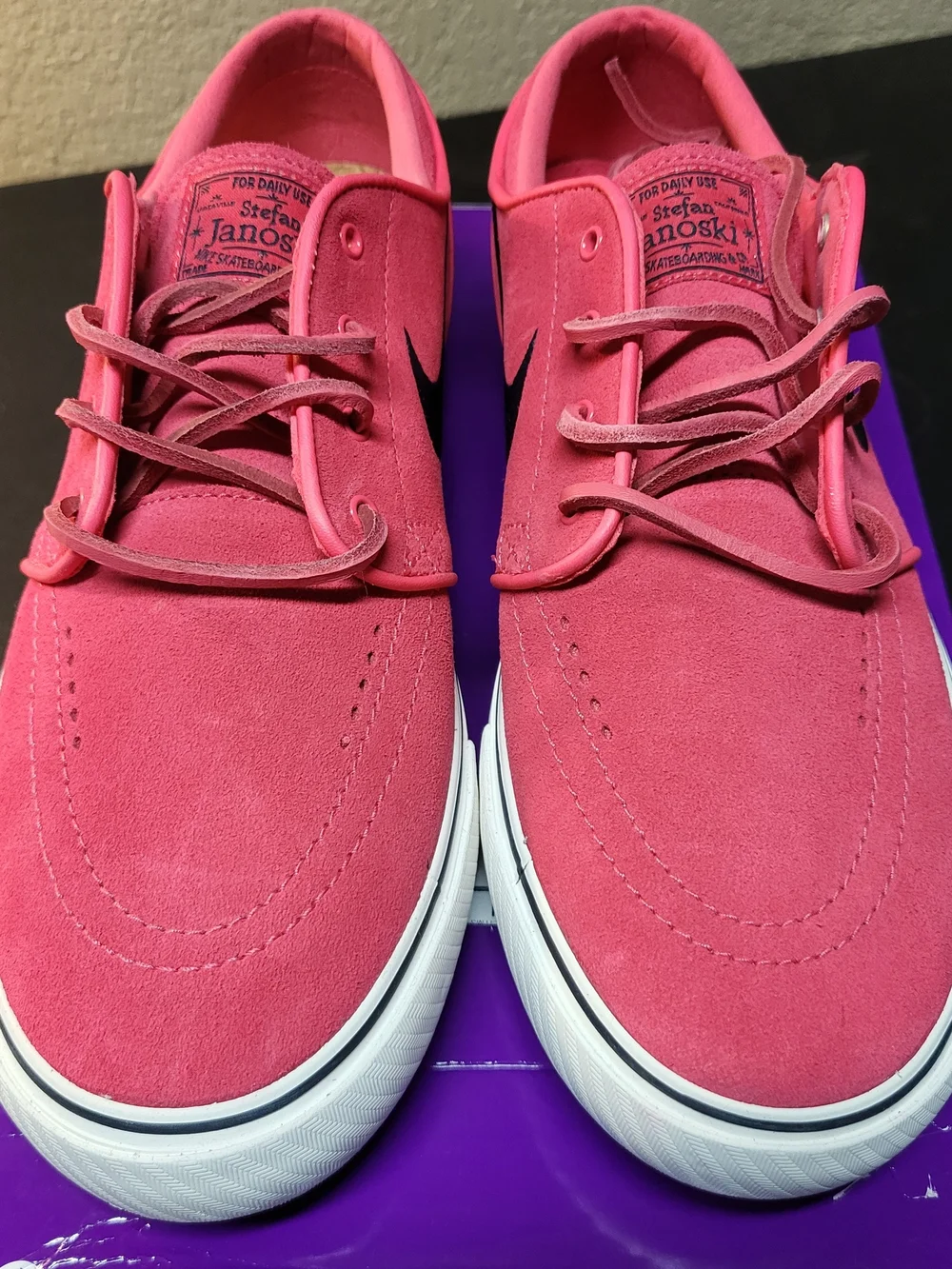 Nike classic low